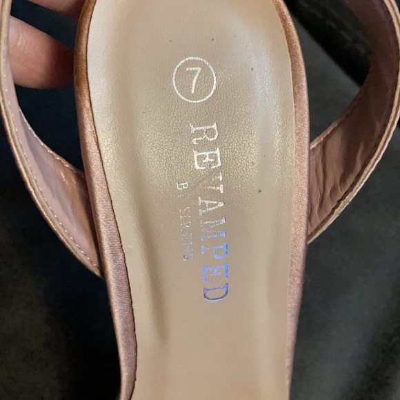 Revamped B. Sirens, 4” pink satin bow heels, worn once🌺🌺🌺size 7, so cute 🌺🌺 - Picture 7 of 11